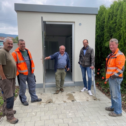 Die Gemeinde Rietheim-Weilheim nimmt ersten Glasfaserabschnitt in Betrieb